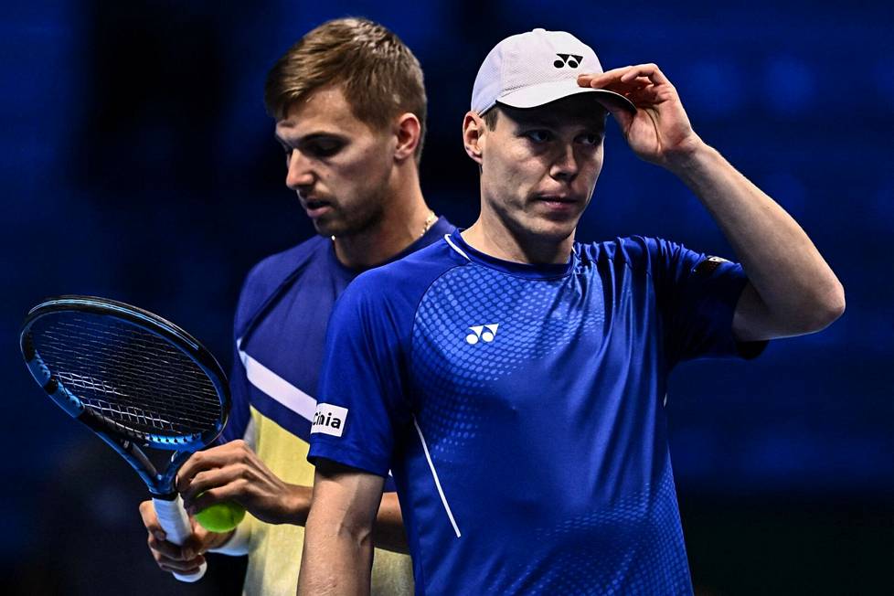Harri Heliövaara (edessä) ja Lloyd Glasspool ovat nousseet tenniksen nelinpelin maailman kärkiparien joukkoon.
