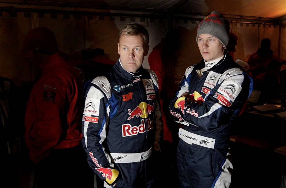 Kartanlukija Kaj Lindström (vas.) ja Kimi Räikkönen Tunturirallissa Rovaniemellä talvella 2010.