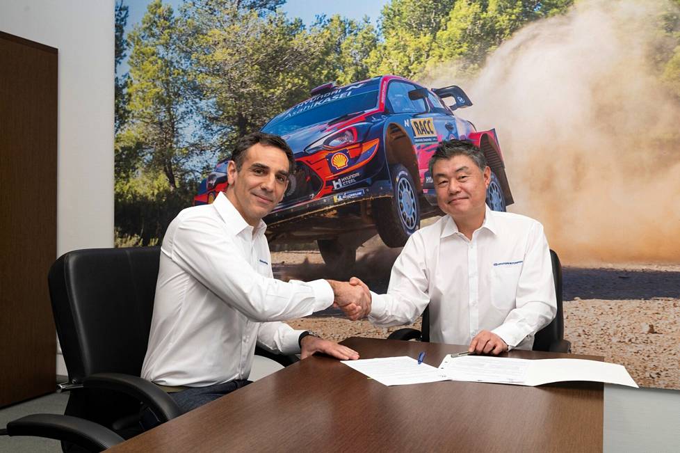 F1-piireistä tunnettu Cyril Abiteboul (vas.) on Hyundain uusi tallipäällikkö.