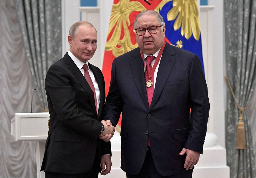 Ališer Usmanov kuuluu Vladimir Putinin lähipiiriin.
