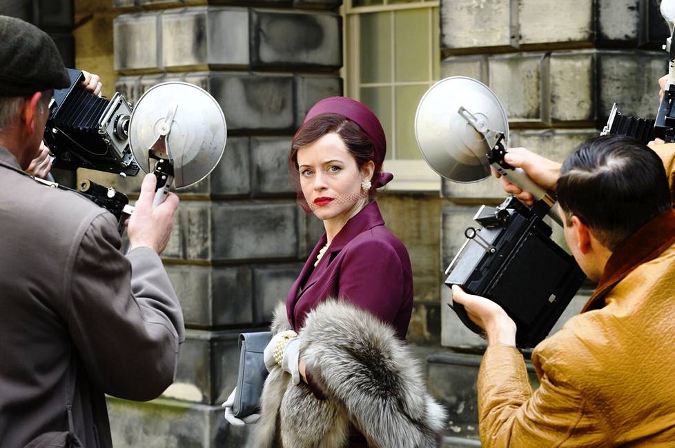Claire Foy näyttelee kolmiosaisessa minisarjassa Margaret Campbellia, jonka avioliitto skotlantilaisen Argyllin herttuan, Ian Campbellin kanssa päättyi oikeudenkäyntiin.