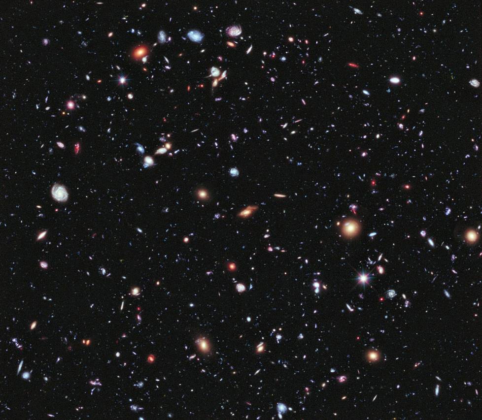 Hubble-avaruusteleskoopin kuvassa on tuhansia galakseja, vaikka kuva on hyvin pieneltä avaruuden alueelta.