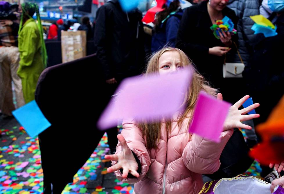 New Yorkissa valmisteltiin uuden vuoden juhlia testaamalla konfettia 29. joulukuuta.