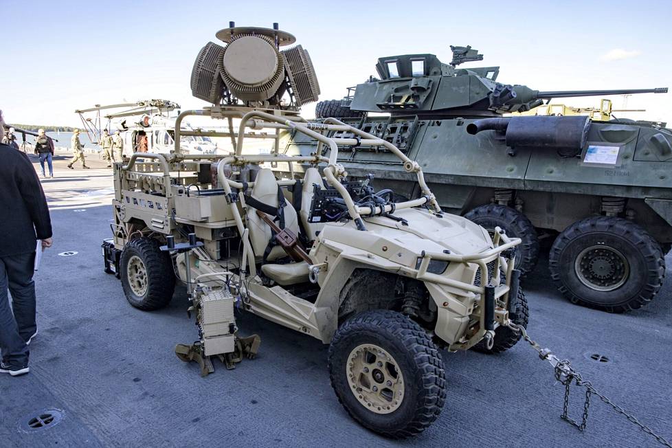 Yhdysvaltain merijalkaväki käyttää maasto-olosuhteisiin luotuja Utility Task Vehicle -ajoneuvoja (UTV).