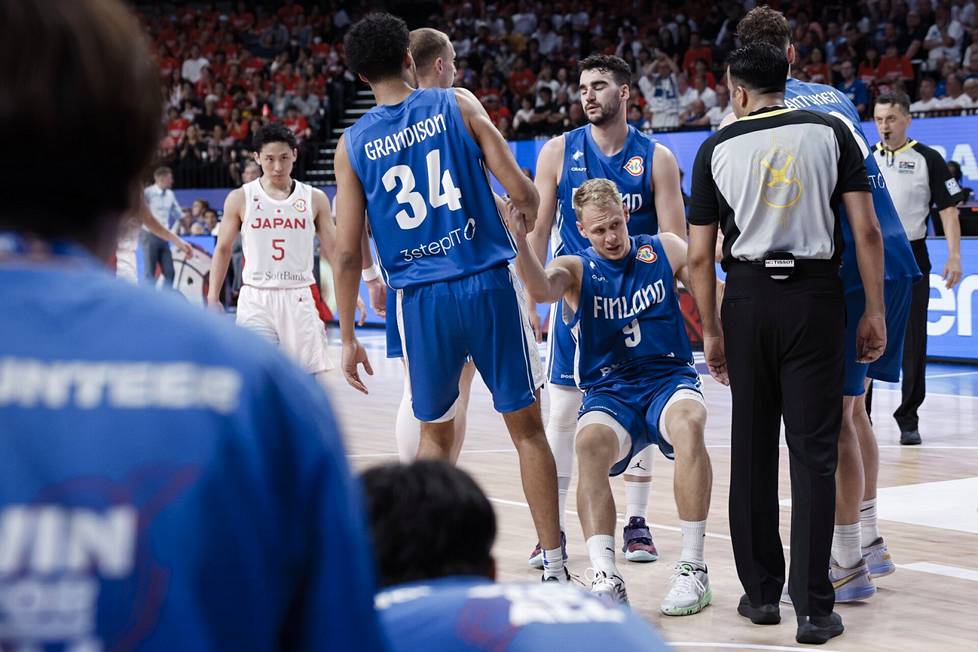 The Finnish players lifted captain Sasu Salin up after a hard contact.