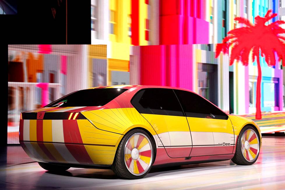 Esimerkiksi tällaisen värien sillisalaatin saa uuden konseptiauton kylkeen. Auto esiteltiin vastikään Las Vegasissa.