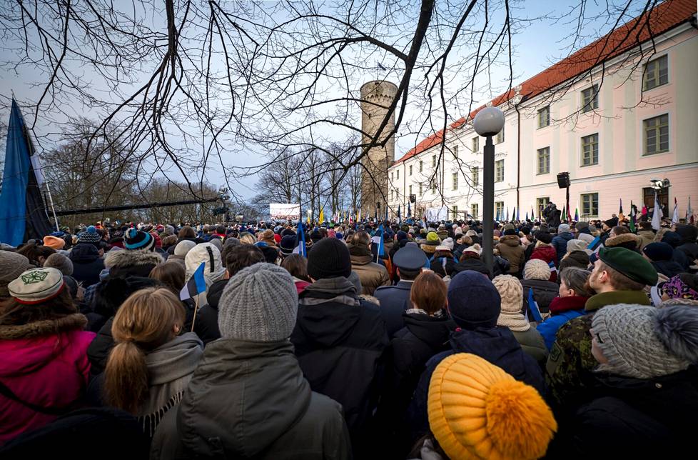 The flag-raising on the morning of Estonian Independence Day, February 24, has turned into a mass event.