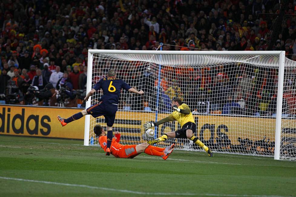 Herrasmiespelaaja Andrés Iniesta teki Espanjan voittomaalin Hollantia vastaan vuoden 2010 MM-loppuottelussa.
