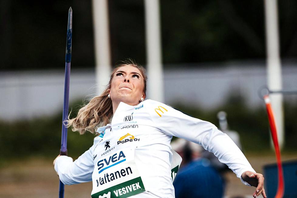 Julia Valtanen sinkosi keihään taivaalle Lahdessa sunnuntaina käydyissä Uusi Alku -kilpailuissa.