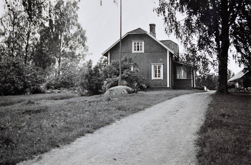 Rödje-Fantsin päärakennus kuvattuna 1950-luvun loppupuolella.