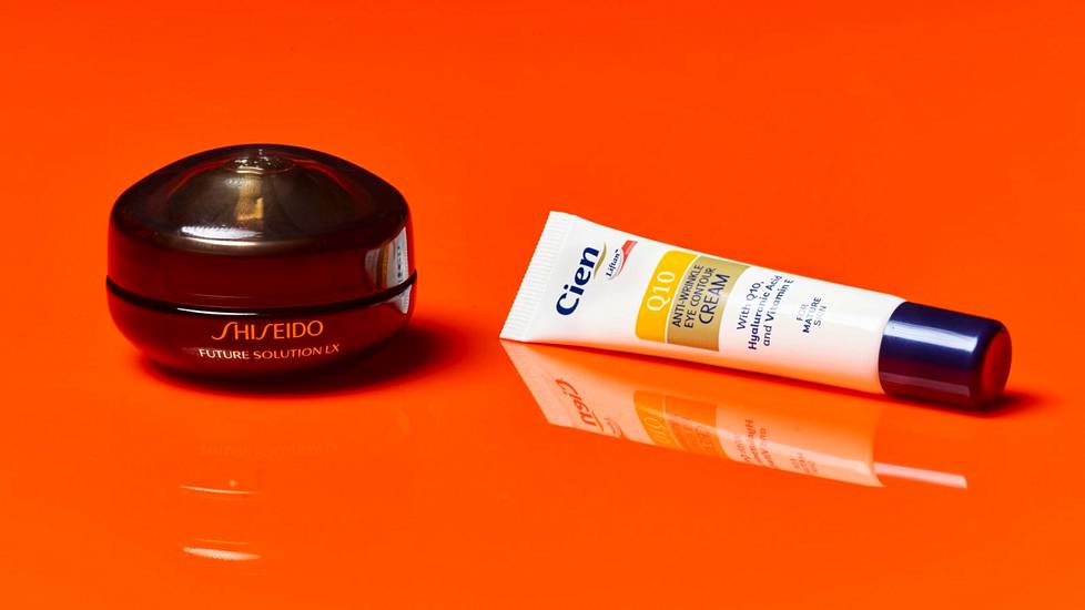 Lidlin perusvalikoimaan kuuluva Cien Q10 Anti-Wrinkle Eye Cream -silmänympärysvoide ja Shiseidon Future Solution LX Eye Cream -silmänympärysvoide painivat eri hintaluokissa.