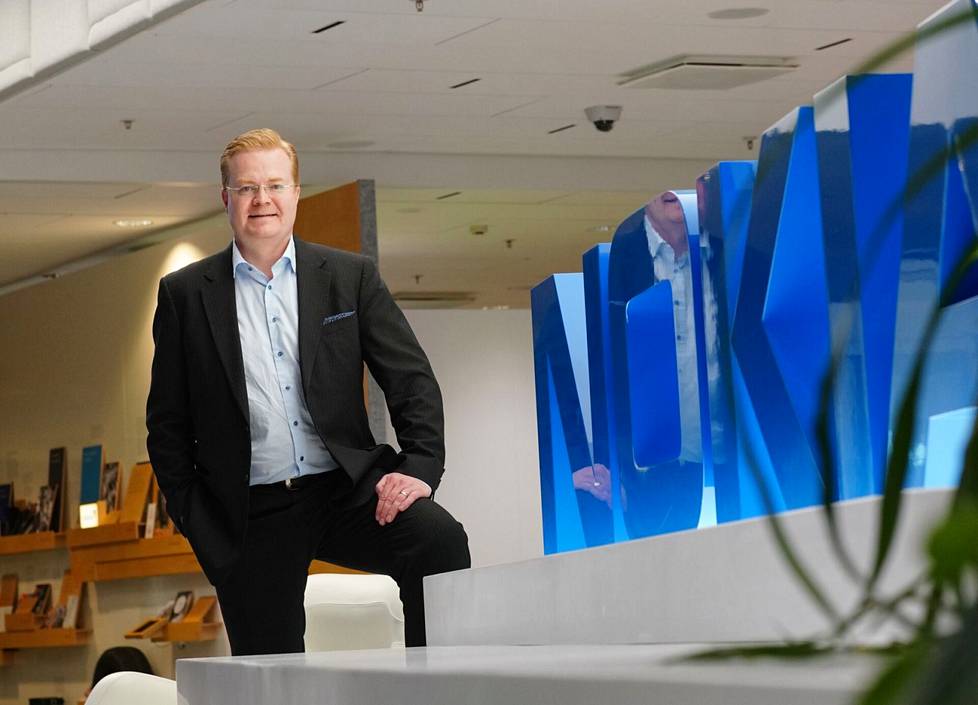 Nokian matkapuhelinverkkojen johtaja Tommi Uitto on varma, että uudet 5g-tuotteet parantavat merkittävästi yhtiön kilpailukykyä.