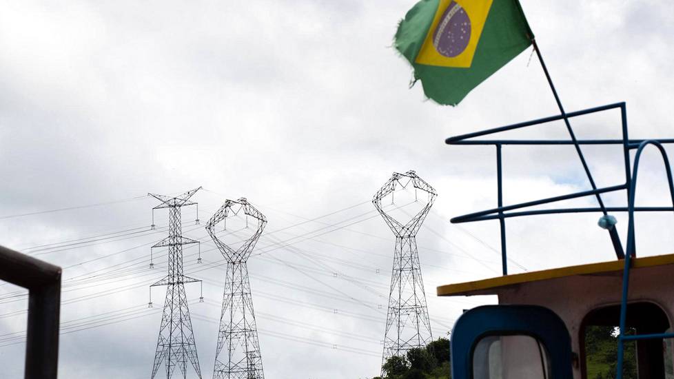 Kiinalaiset ovat rakentaneet Brasiliaan supervahvoja UHV-siirtoverkkoja (ultra high voltage).