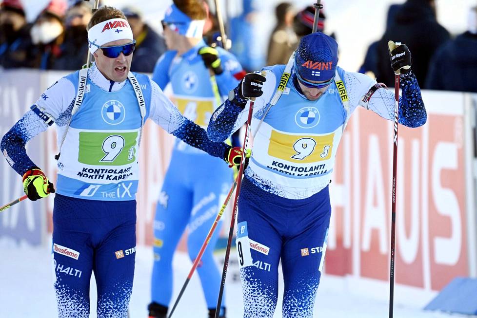Tero Seppälä (left) sent Olli Hiidensalo on a cross-country skiing World Cup message in Kontiolahti on Friday.