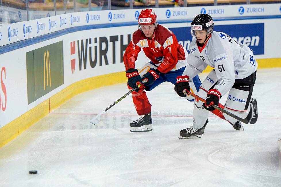 In December 2022, Näkyvä (right) was still playing puck in Örebro.  In the spring of 2023, he moved to Switzerland.