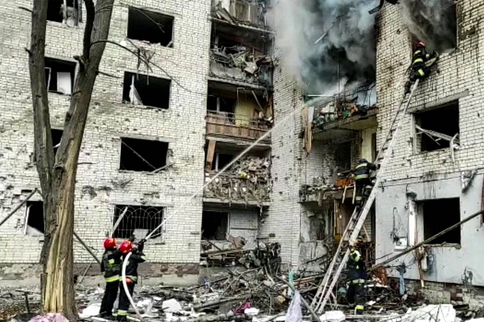 Firefighters shut down a residential building in Chernihiv on Thursday.