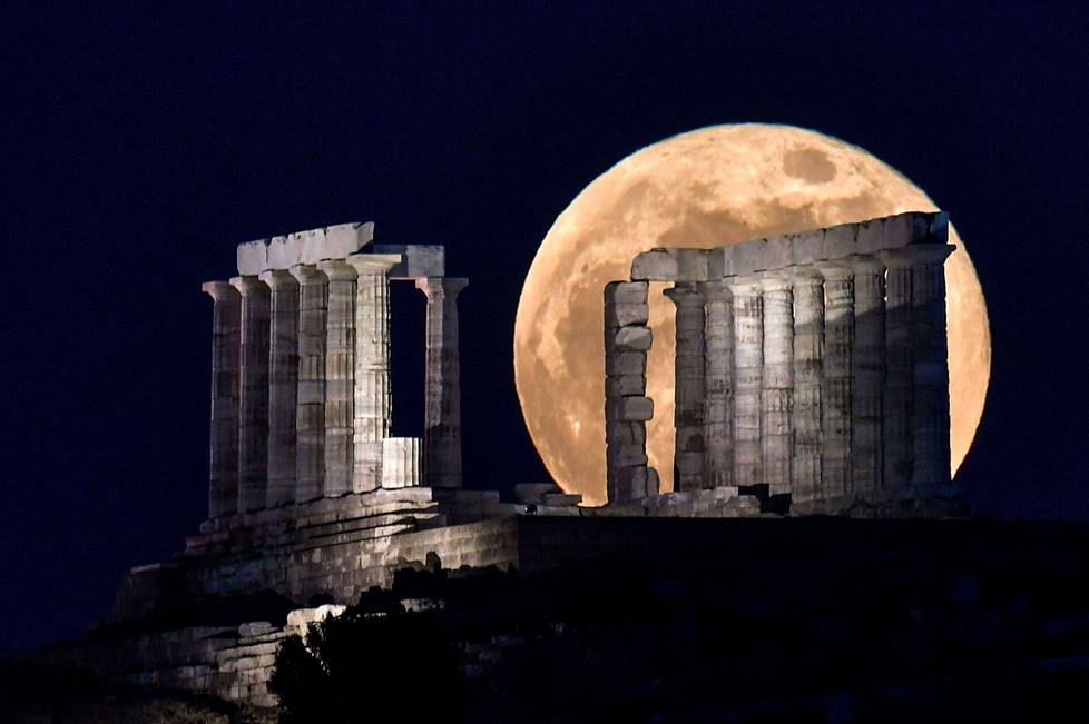 Poseidonin temppeli Soúnion niemessä Kreikassa.