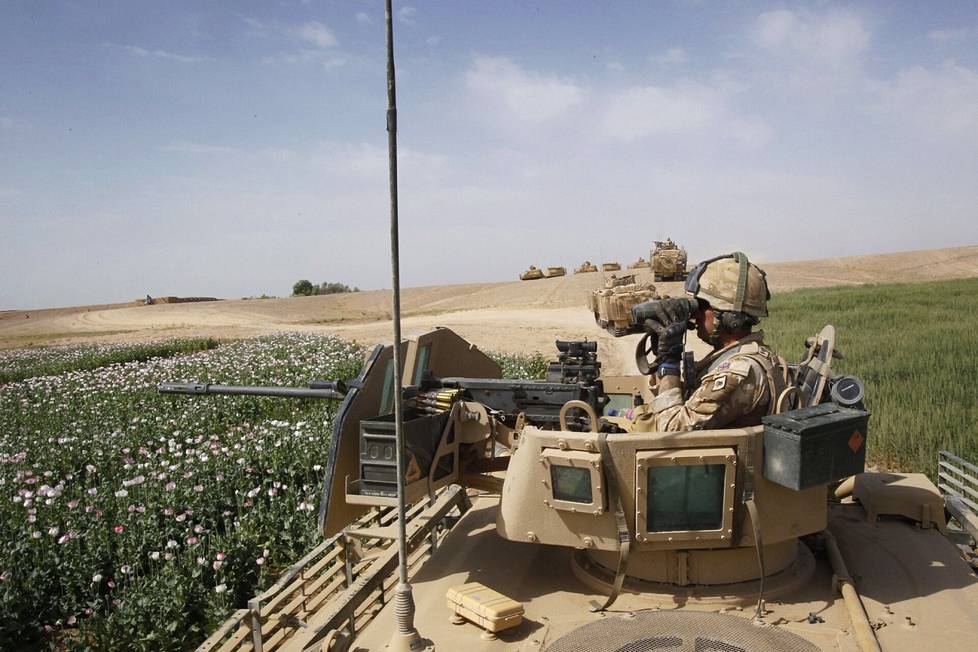 Brittijoukot avustivat virolaista partiota Nato-johtoisessa operaatiossa Helmandin maakunnassa vuonna 2010.
