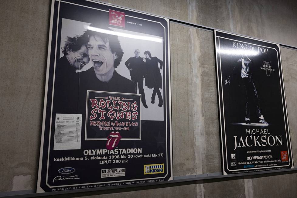 Vanhat julisteet kertovat Olympiastadionilla käyneistä tähtiesiintyjistä.