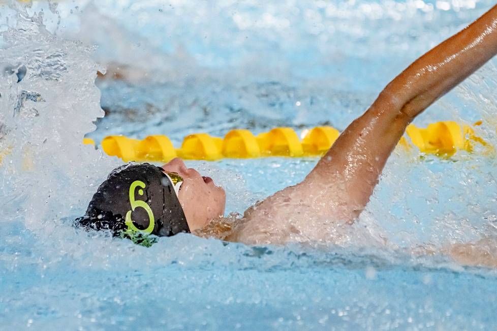 Mikko Kuittinen in the pool.