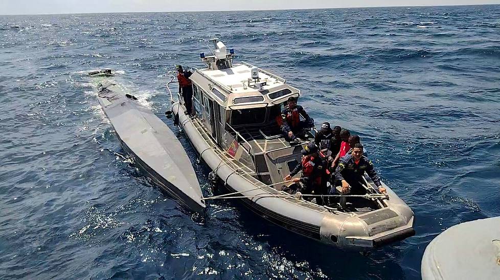 Kolumbian laivasto hinasi viime joulukuussa Tumacon satamaan kokaiinilastissa takavarikoimaansa puolisukellusvenettä, joka oli Tyynellämerellä matkalla Keski-Amerikkaan.