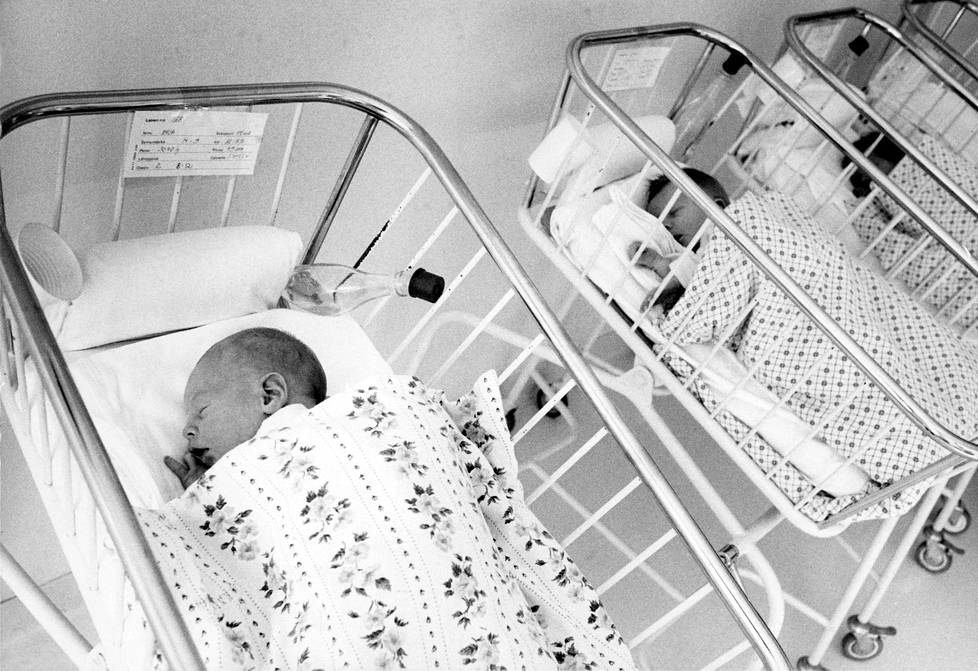 Vuonna 1987 syntynyt ikäluokka oli aiempiin vuosiin verrattuna huomattavan pieni. Vastasyntyneitä vauvoja Kätilöopiston sairaalassa Helsingissä 17. syyskuuta 1987.