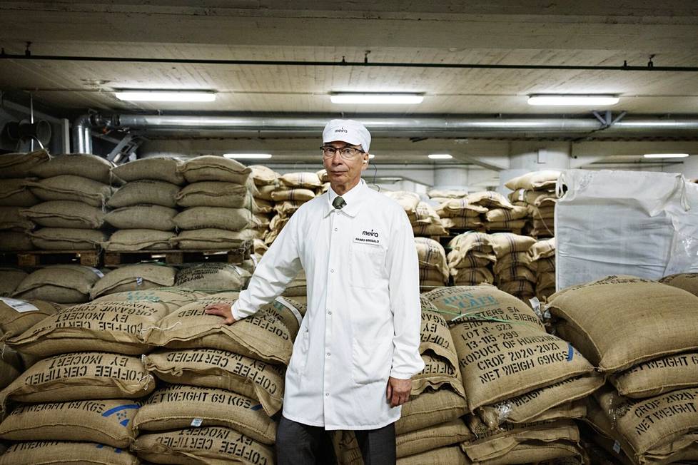 Meiran toimitusjohtaja Raimo Sinisalo ei lähde ennakoimaan, nouseeko kahvipaketin hinta kaupassa entisestään.