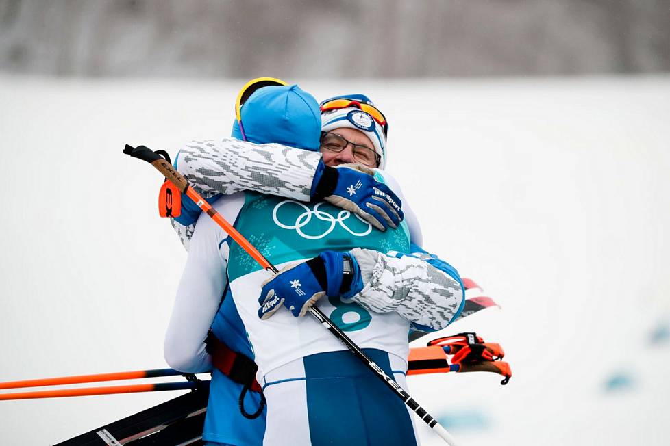 Olli Ohtonen congratulated Iivo Niska, who won gold at the Pyeongchang Olympics in February 2018. 