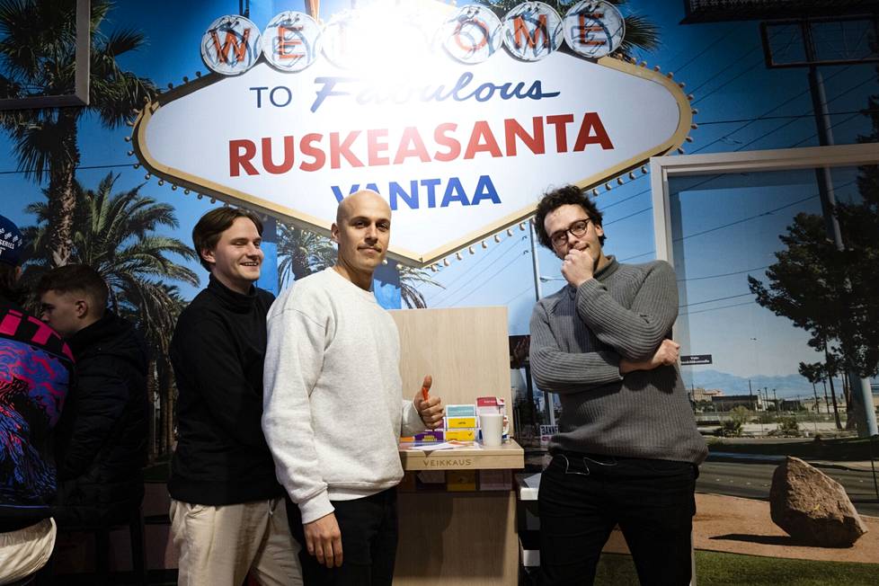Markus Aaltonen, Timi Arvila ja Jesse Voss ovat tunteneet Käärijän jo silloin, kun tämä oli showpainia fanittava lätkänpelaaja Jere Pöyhönen. 
