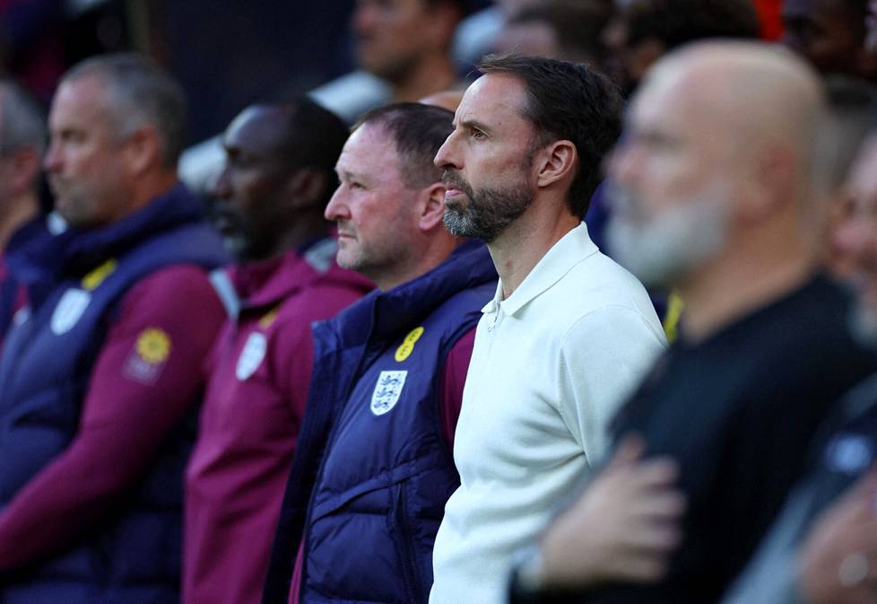 England head coach Gareth Southgate (in white shirt) is the prototype of a union man: a restrained, diplomatic and polite coach with no great achievements as a coach at club level.