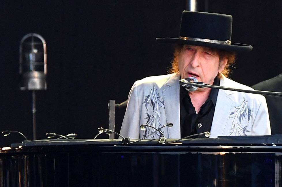 Bob Dylan Lontoon Hyde Parkissa kesällä 2019. Pandemian vuoksi Dylanin kuuluisa loputon kiertue eli ”Never Ending Tour” on toistaiseksi katkolla.