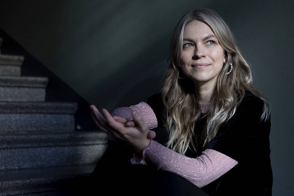 Kirjailija Emmi-Liia Sjöholm kirjoitti toisen romaaninsa Virtahevot nimenomaan äänikirjaksi.