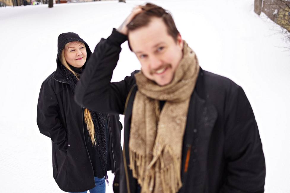 Väinö Wallenius ja Sanna Paula Mäkelä kuvailevat Lumen taju -musikaalin olevan kerronnaltaan vahvasti elokuvallinen.