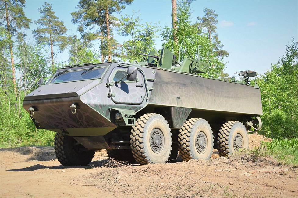 Patrian uusi 6x6-miehistönkuljetusvaunu. Puolustusvoimat aikoo hankkia näitä operatiivisten joukkojen käyttöön.