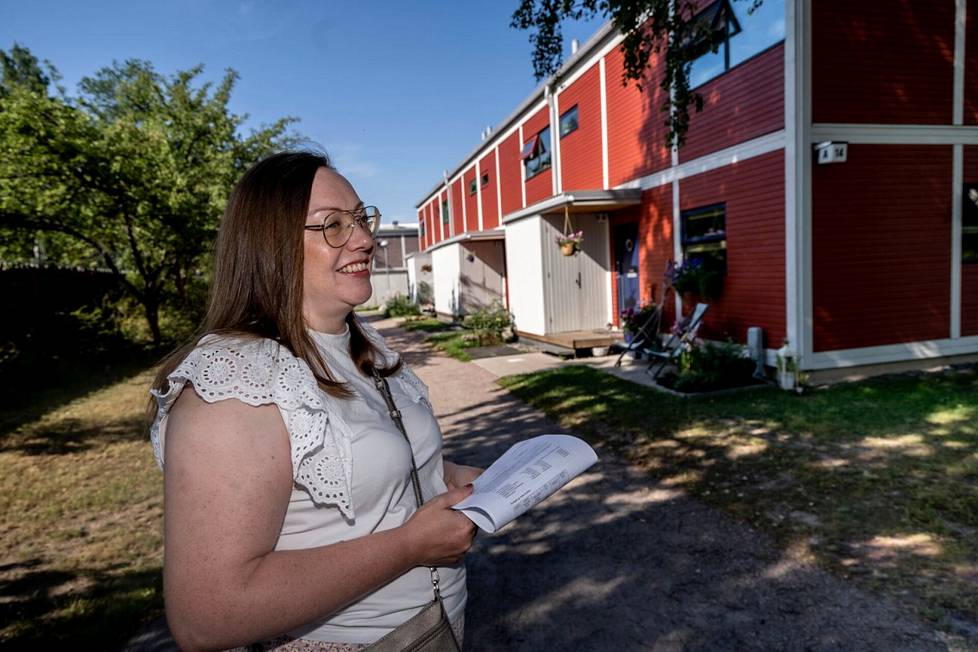 Kannelkylän hallituksen puheenjohtaja Laura Kuulasmaa kertoo, että 500 asukkaan taloyhtiön täydellisen remontin suunnittelu ei ole ollut ihan pikkuhomma. ”Mutta kun kyse on omasta kodista, sitä haluaa hoitaa asiat”, hän sanoo.