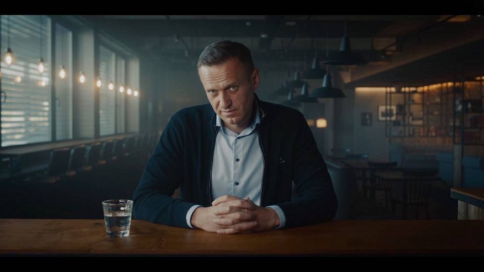 Venäläinen oppositiopoliitikko Aleksei Navalnyi on yritetty murhata vähintään kahdesti. Jälkimmäinen yritys melkein onnistui, ja hän joutui sen seurauksena koomaan.
