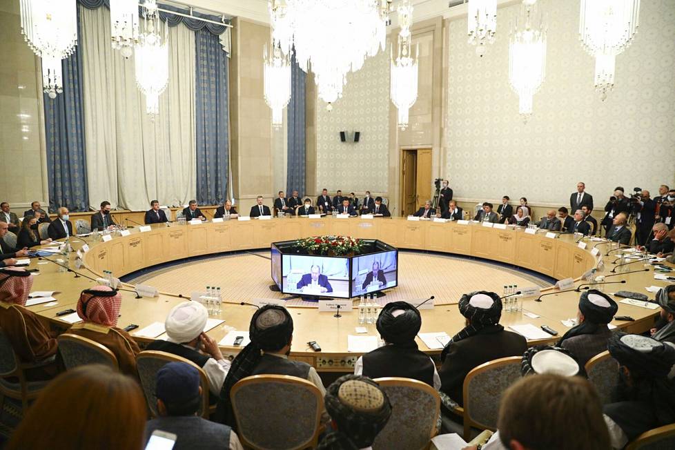 Maaliskuussa Moskovassa järjestettiin tapaaminen, jossa useat tahot keskustelivat Afganistanin tilanteesta. Mukana olivat Kiina, Yhdysvallat, Pakistan, Qatar ja Afganistanin osapuolia, mukaan lukien 10 ihmistä Talebanista.