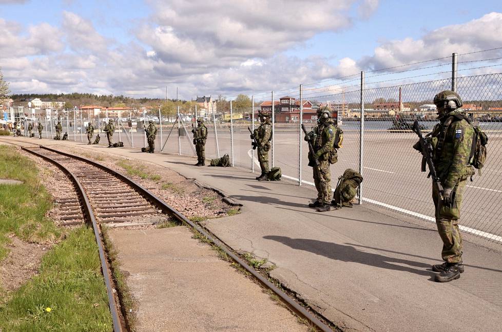 Suomalaiset turvasivat Oskarshamnin satamaa.