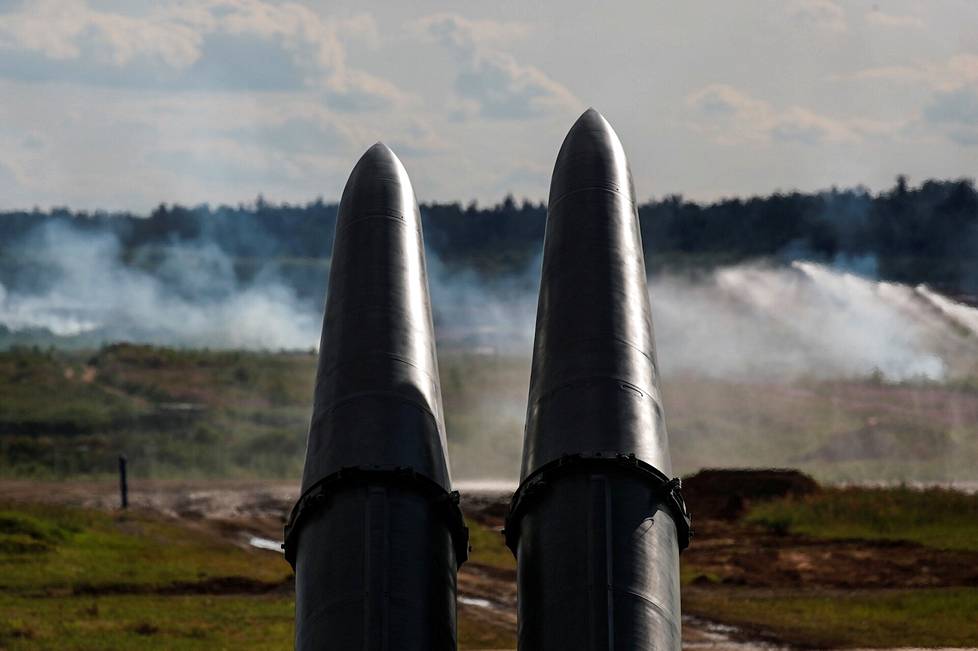 Venäjällä on lähes 2000 taktista ydinasetta, jotka eivät kuulu minkään kansainvälisen sopimuksen piiriin. Iskander-M-ohjusjärjestelmää esiteltiin Alabinossa Moskovan seudulla vuonna 2019.