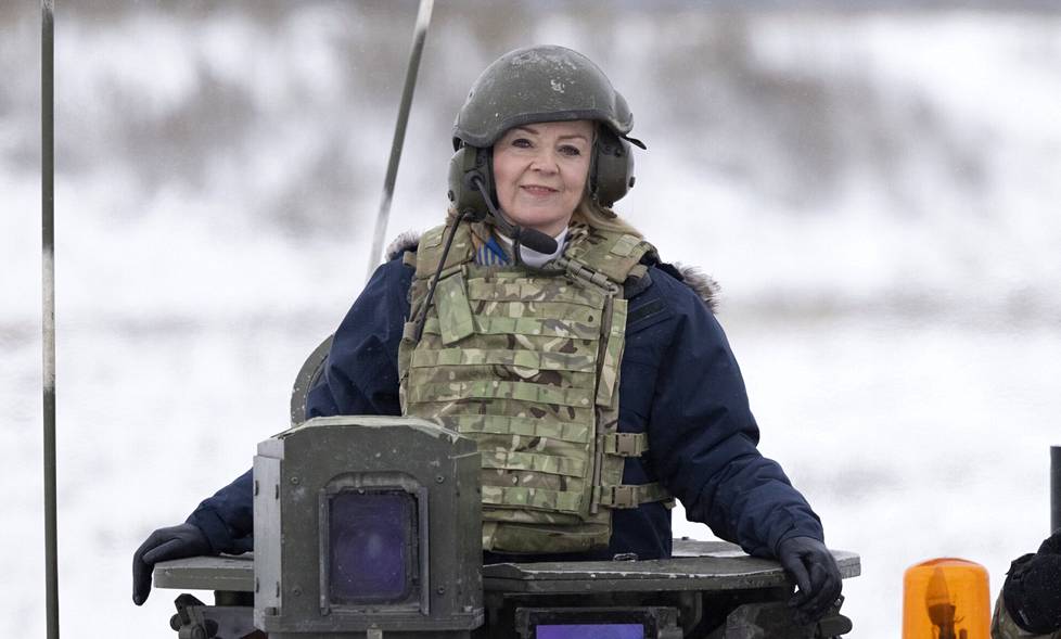 Ulkoministeri Liz Truss vieraili Virossa marraskuussa 2021 tapaamassa brittijoukkoja. 
