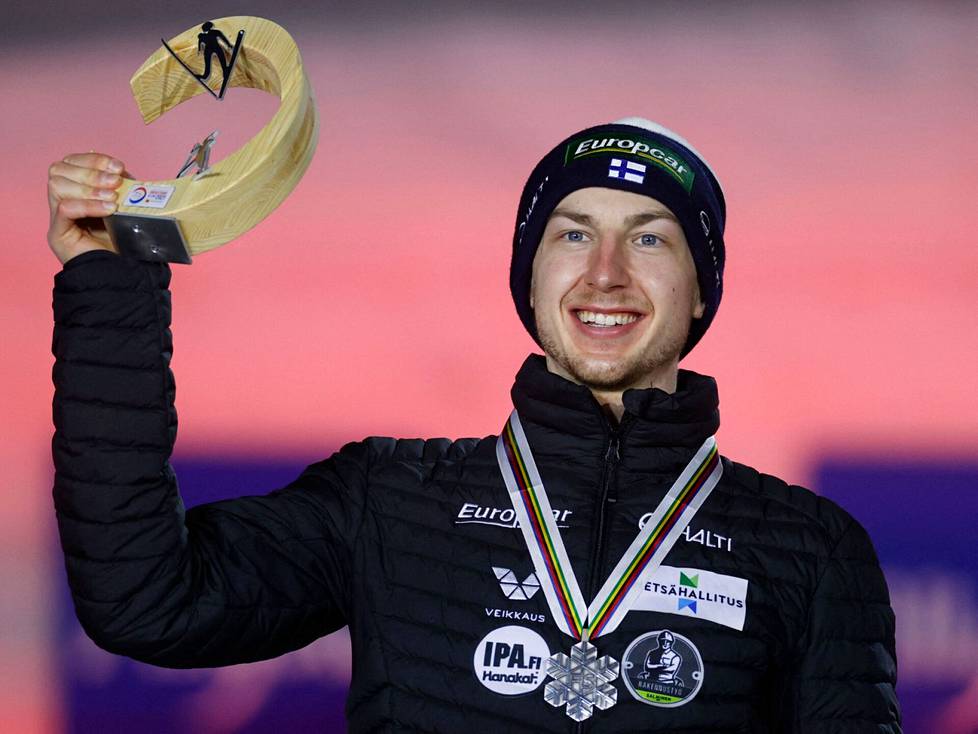 Ilkka Herola palautti Suomen yhdistetyssä arvokisojen mitalikantaan voittamalla hopeaa Oberstdorfin MM-kisoissa normaalimatkalla. 