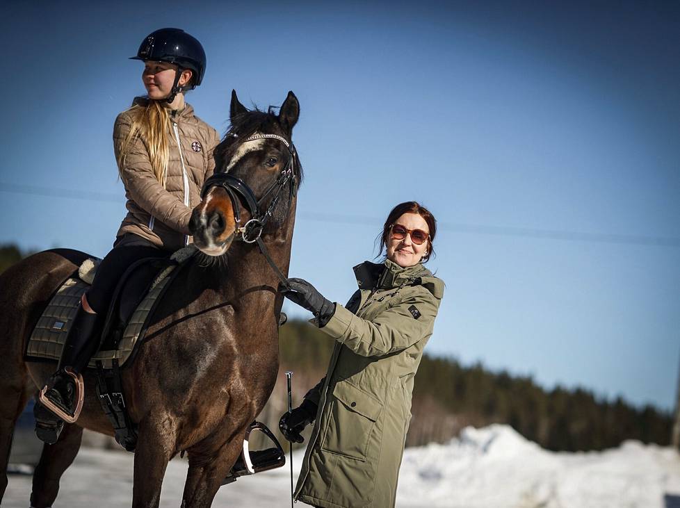 Veera Kangasjärvi's pony Arvalon Gigolo, or Kalle, has been in the family for 7.5 years.  Kangasjärvi's mother Sari rode the pony for the first few years, because the pony was challenging and bucked.  