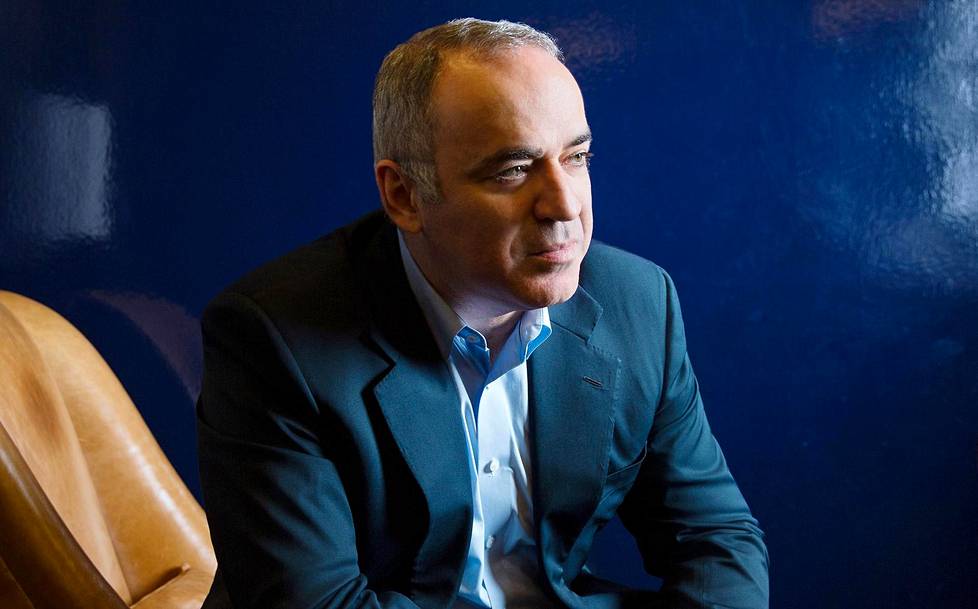 Garri Kasparovin elämässä on ollut kolme suurta kamppailua. Ensimmäisen hän voitti, toisen hävisi, ja nyt käynnissä on kolmas.