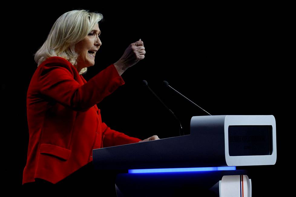 Laitaoikeistopuolue Kansallisen liittouman presidenttiehdokas Marine Le Pen kampanjoi Avignonissa Ranskassa viime torstaina.