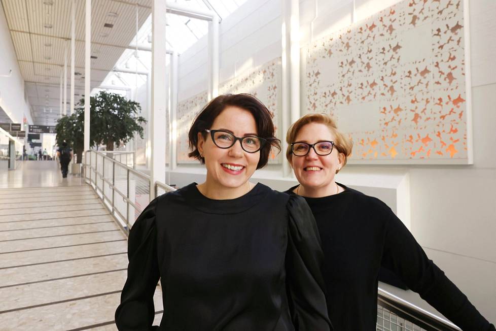 Ennen yrittäjyyttä Enfucen perustajat Denise Johansson ja Monika Liikamaa olivat yhdessä töissä Ålandsbankenin tytäryhtiössä ja rakensivat siellä korttialustaa.
