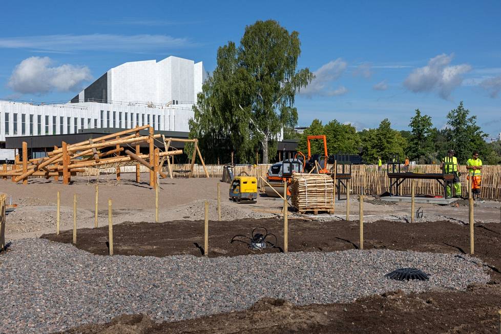 Among other things, the Töölönlahti summer park will have a wooden climbing frame.