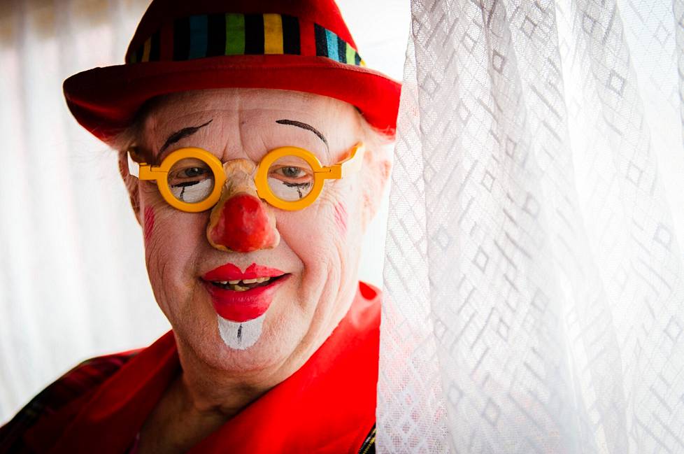 Pekka von Cräutlein, 70, intends to continue the work of the clown.  Acquiring a professional skill was behind such a great job that it is not fun to waste that skill.  