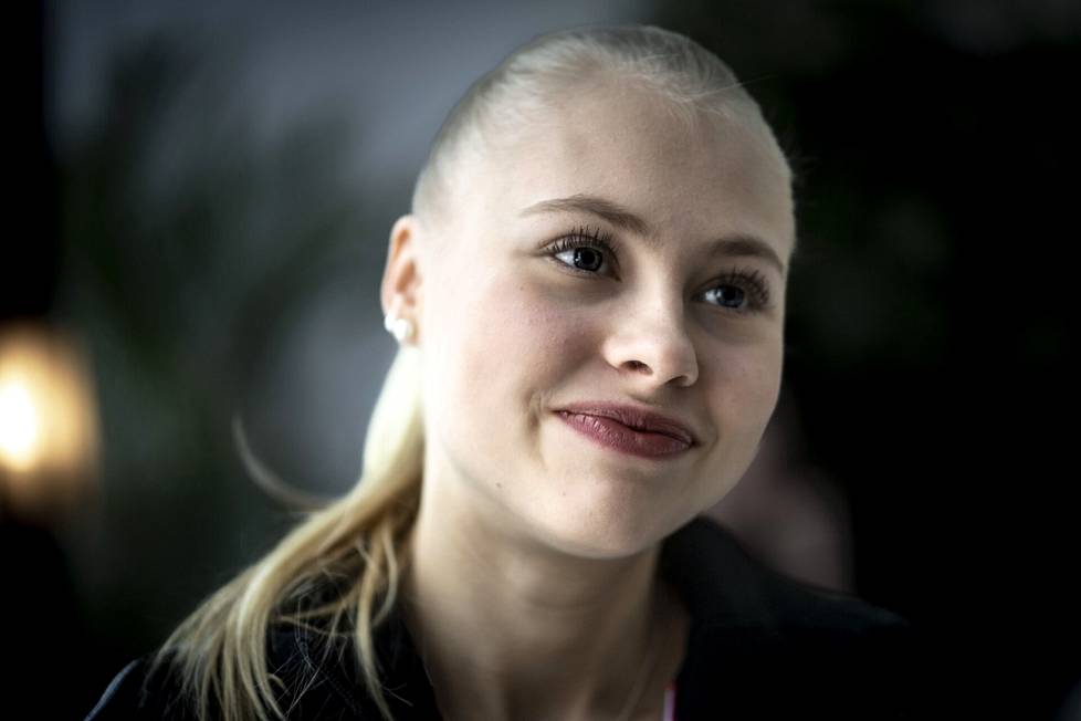 Linnea Ceder, 20, kuuluu taitoluistelussa Suomen yksinluistelijoiden kärkeen.