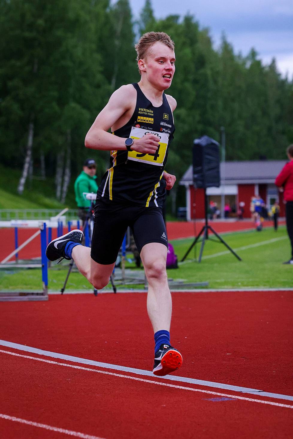 Viime viikolla Mikko Kauppinen juoksi Siilinjärvellä 800 metriä aikaan 1.58,98.