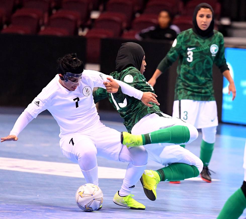 Saudi-Arabian naisten futsalmaajoukkue (vihreät paidat) osallistui viime vuonna Lähi-idän GCC Games -tapahtumaan.